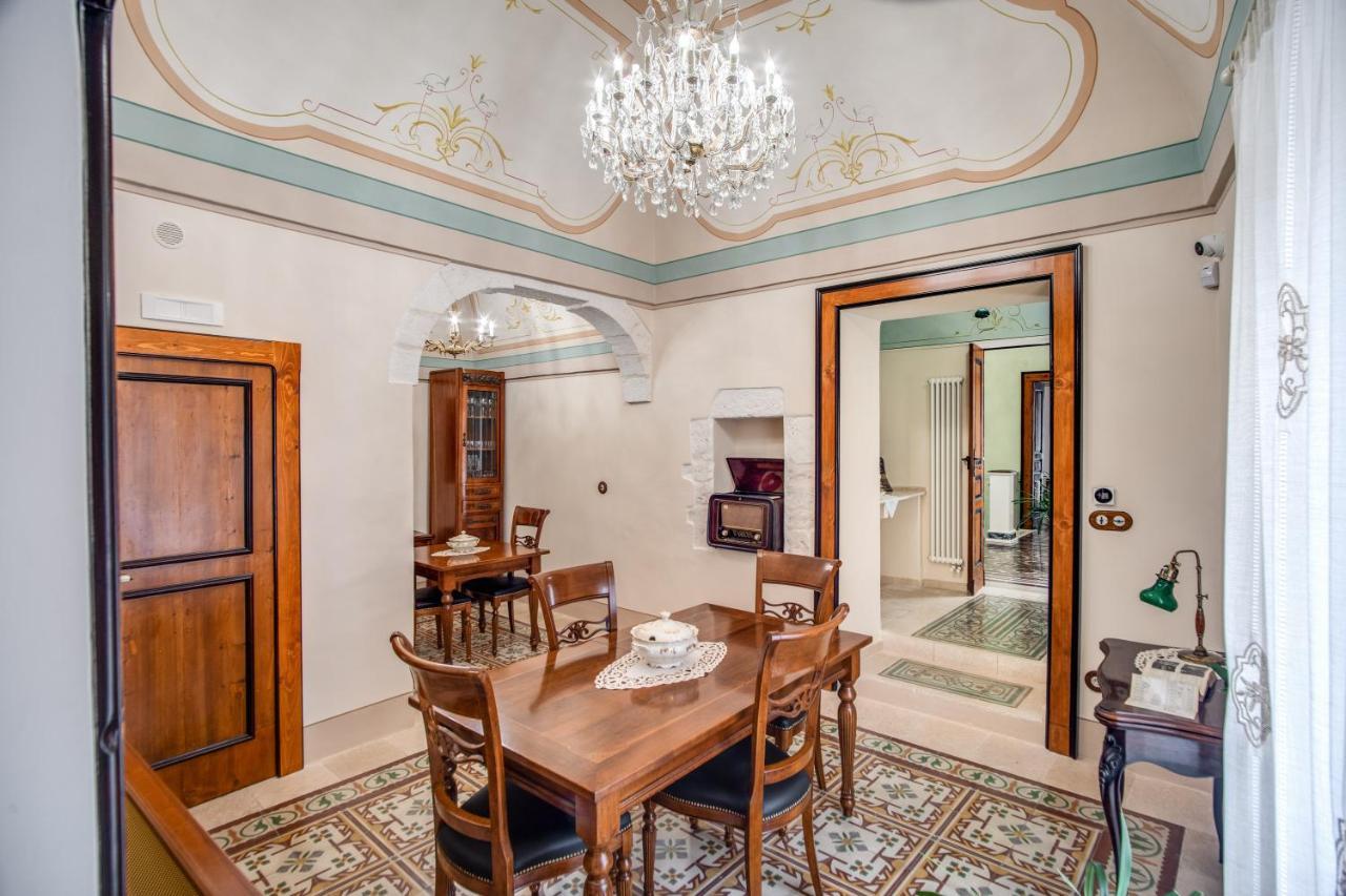 オストゥーニ Palazzo Stunis - Dimora Di Charme Bed & Breakfast エクステリア 写真