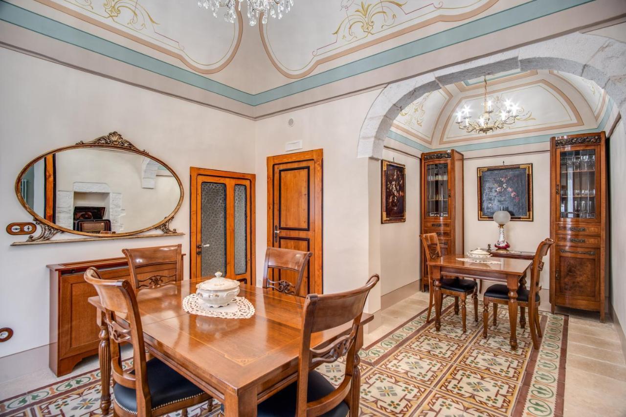 オストゥーニ Palazzo Stunis - Dimora Di Charme Bed & Breakfast エクステリア 写真