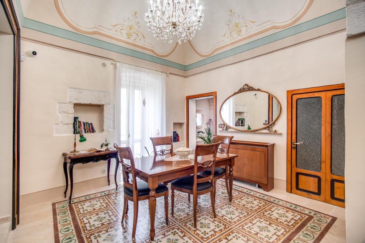 オストゥーニ Palazzo Stunis - Dimora Di Charme Bed & Breakfast エクステリア 写真