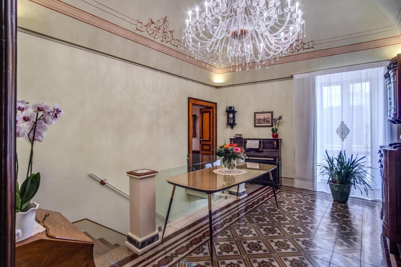 オストゥーニ Palazzo Stunis - Dimora Di Charme Bed & Breakfast エクステリア 写真