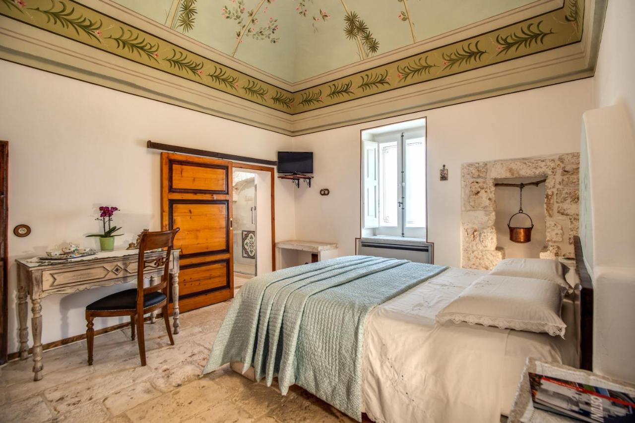 オストゥーニ Palazzo Stunis - Dimora Di Charme Bed & Breakfast エクステリア 写真