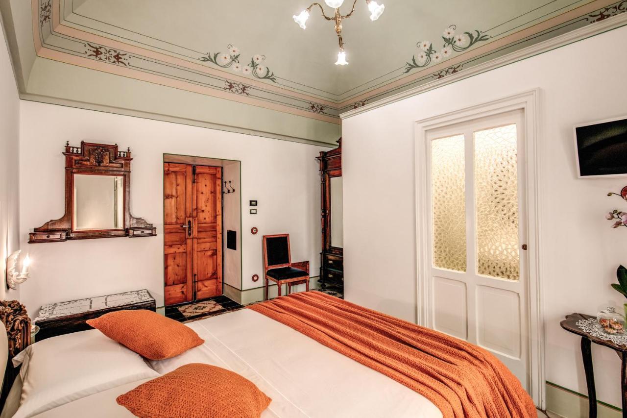 オストゥーニ Palazzo Stunis - Dimora Di Charme Bed & Breakfast エクステリア 写真