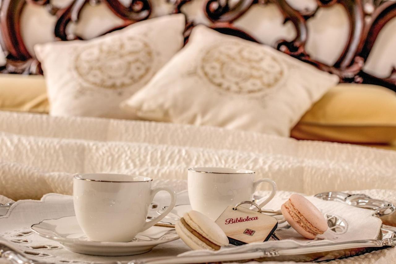 オストゥーニ Palazzo Stunis - Dimora Di Charme Bed & Breakfast エクステリア 写真