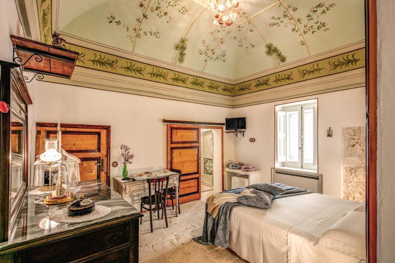 オストゥーニ Palazzo Stunis - Dimora Di Charme Bed & Breakfast エクステリア 写真