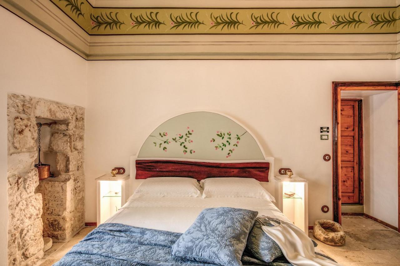 オストゥーニ Palazzo Stunis - Dimora Di Charme Bed & Breakfast エクステリア 写真