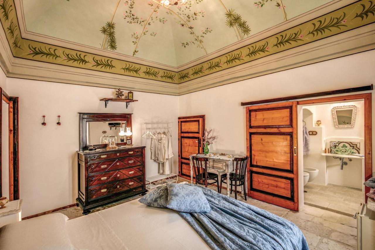 オストゥーニ Palazzo Stunis - Dimora Di Charme Bed & Breakfast エクステリア 写真