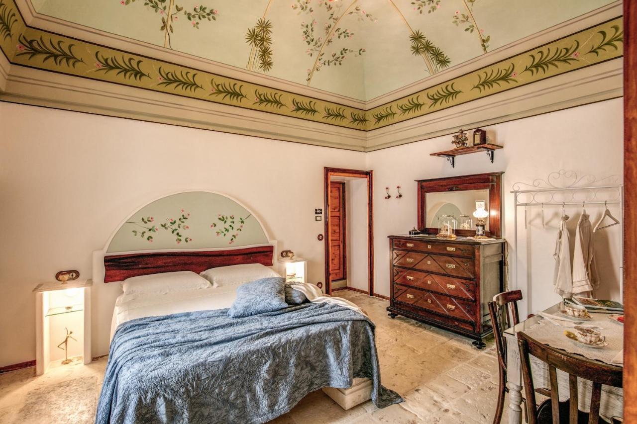 オストゥーニ Palazzo Stunis - Dimora Di Charme Bed & Breakfast エクステリア 写真