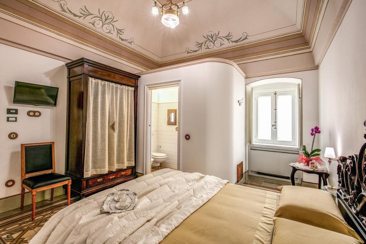 オストゥーニ Palazzo Stunis - Dimora Di Charme Bed & Breakfast エクステリア 写真