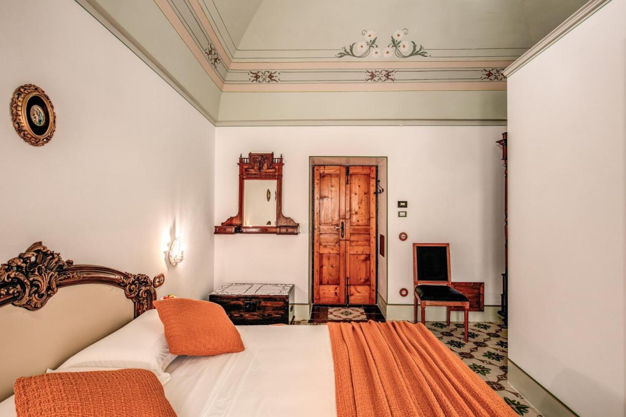 オストゥーニ Palazzo Stunis - Dimora Di Charme Bed & Breakfast エクステリア 写真