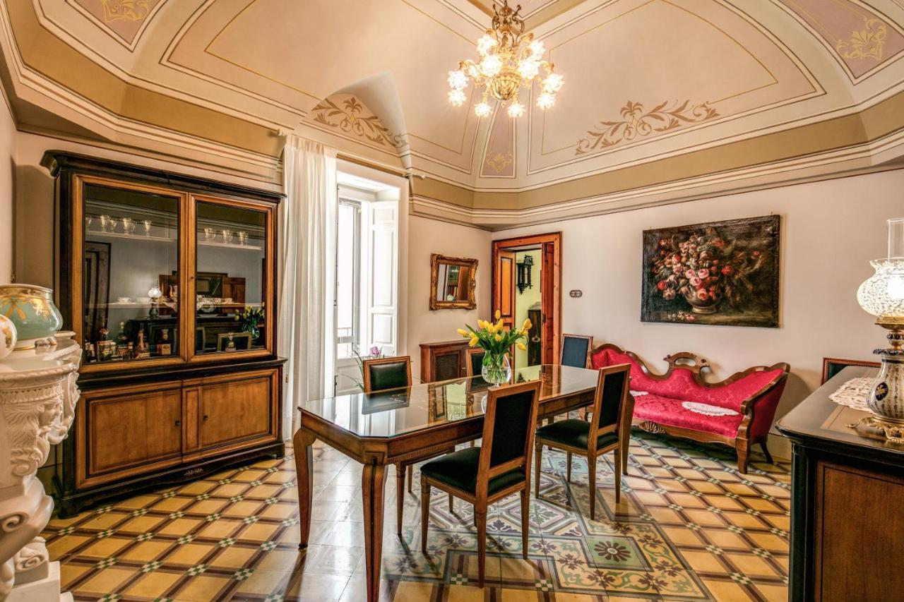 オストゥーニ Palazzo Stunis - Dimora Di Charme Bed & Breakfast エクステリア 写真