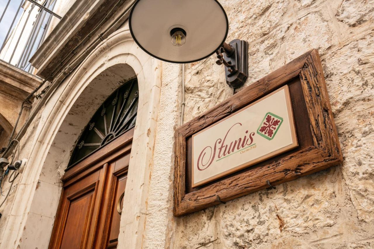 オストゥーニ Palazzo Stunis - Dimora Di Charme Bed & Breakfast エクステリア 写真